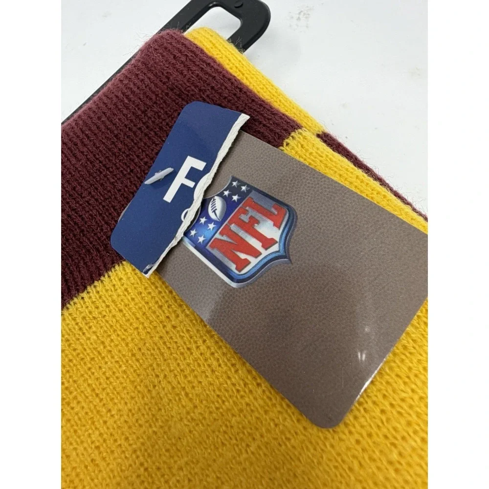Washington Redskins NFL Knit Scarf Forever Collectibles NWT Burgundy Gold Stripe